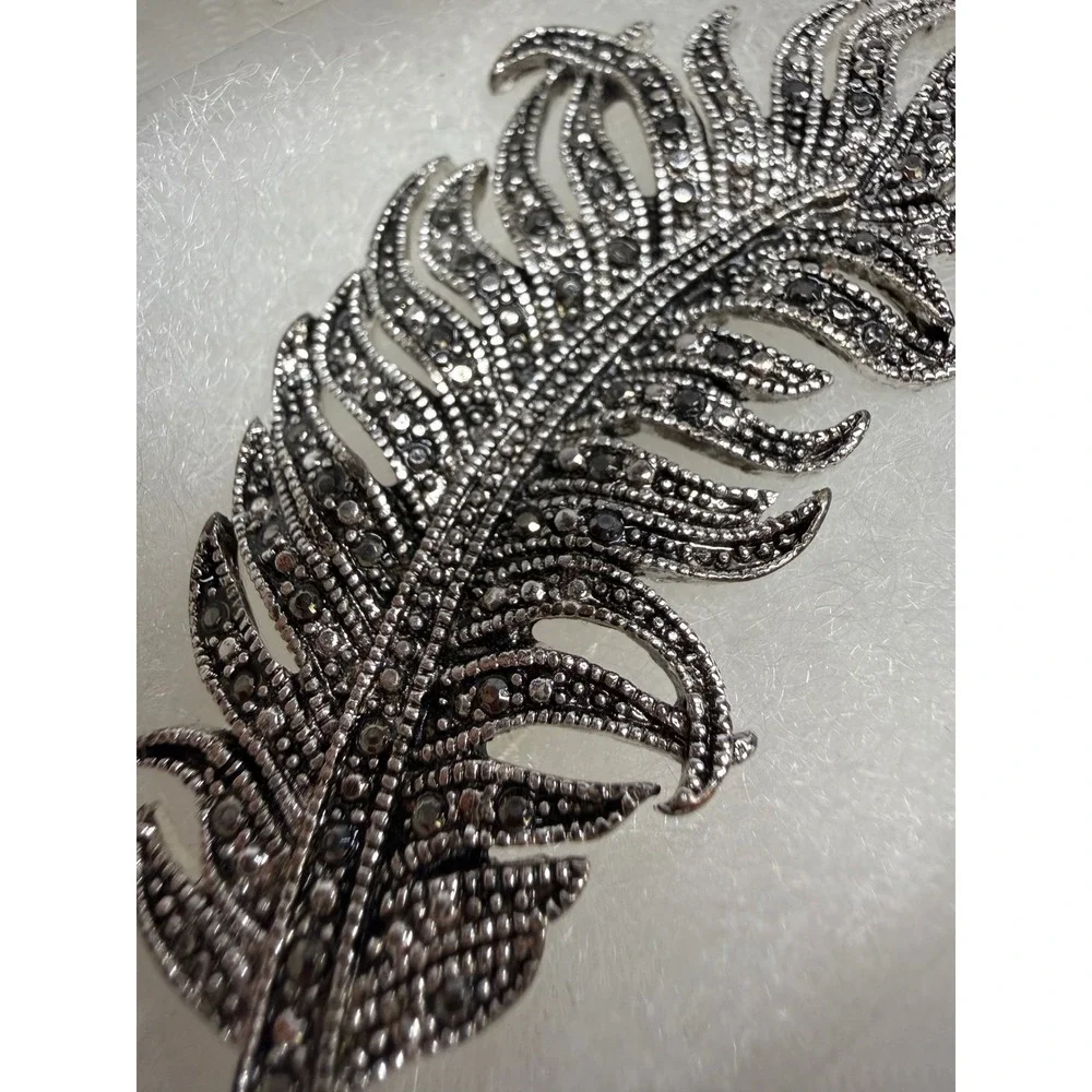 Vintage Style Silver Tone Marcasite Feather Brooch Pin Antiqued Plume Jewelry